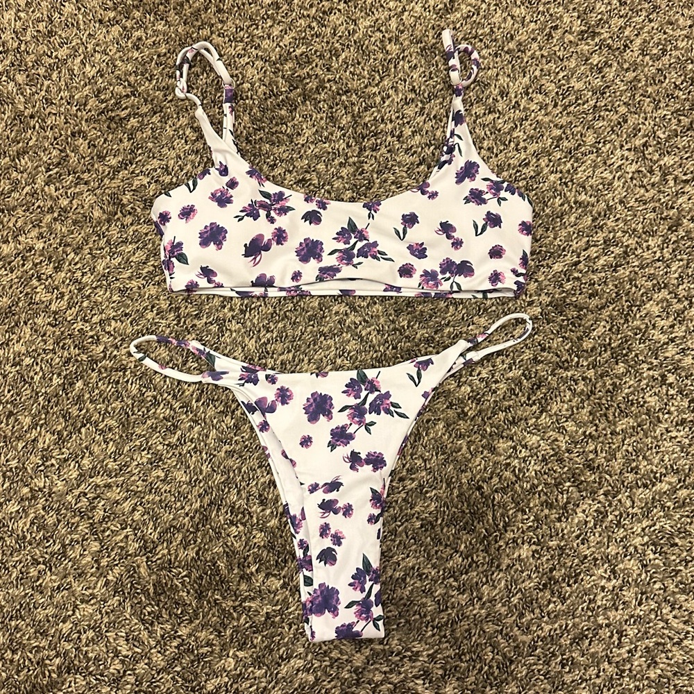7/$20💚ZAFUL Ditsy Floral Low Rise String Bikini